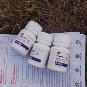 Køb Xanax online i 1 mg og 2 mg styrke for effektiv behandling af panikangst og uro.