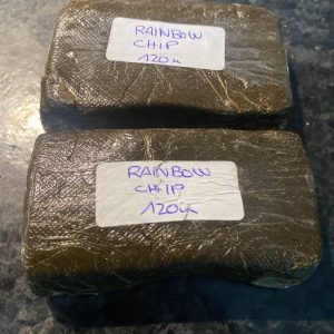 Køb Premium Hash online med høj renhed og rige terperner for den bedste aromatiske oplevelse.